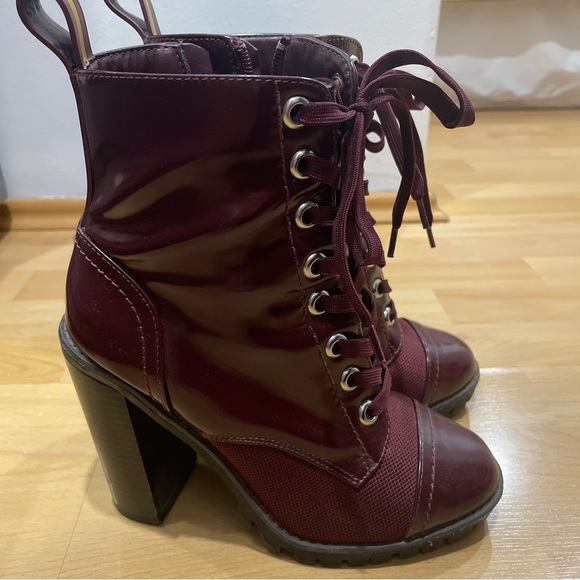 BCBG BOOTS - Picture 3 of 10